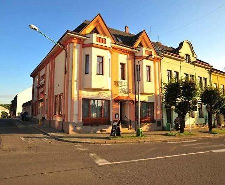 Hotel Krajka**** Vamberk Екстер'єр фото