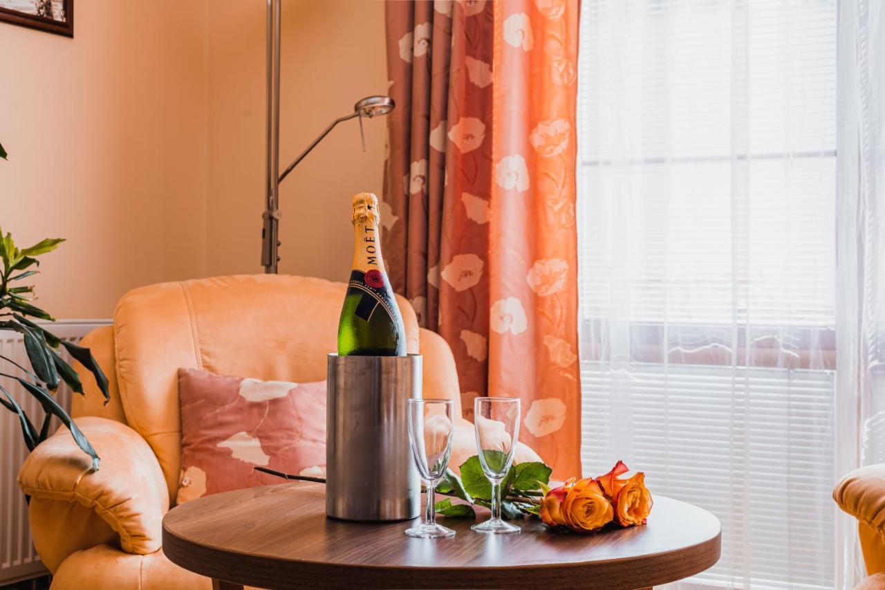 Hotel Krajka**** Vamberk Екстер'єр фото