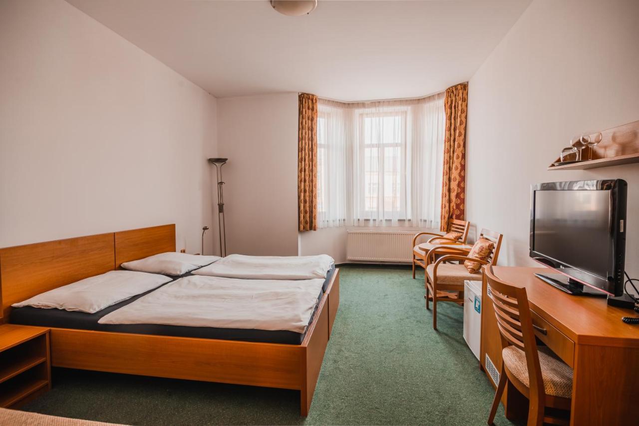 Hotel Krajka**** Vamberk Екстер'єр фото
